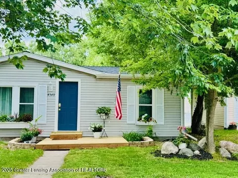 4340 Balmoral Dr, Lansing, MI 48911