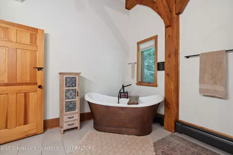 Bath - 1670 Milton Rd, Perry, MI 48872 photo 4 of 8