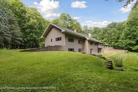 Exterior - 1670 Milton Rd, Perry, MI 48872 photo 7 of 16