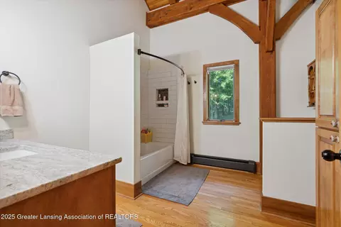 Bath - 1670 Milton Rd, Perry, MI 48872 photo 1 of 8