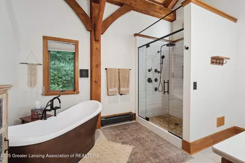 Bath - 1670 Milton Rd, Perry, MI 48872 photo 2 of 8