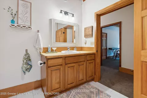 Bath - 1670 Milton Rd, Perry, MI 48872 photo 8 of 8