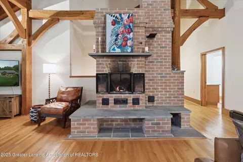 Entry Way - 1670 Milton Rd, Perry, MI 48872 photo 3 of 11