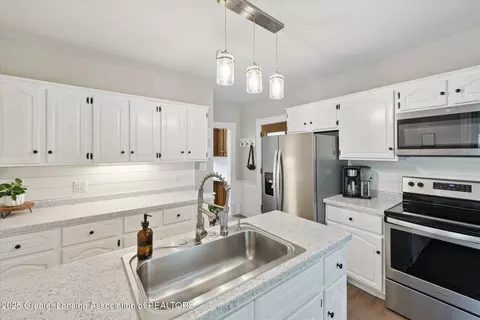 Kitchen - 409 E Higham St, Saint Johns, MI 48879 photo 1 of 4