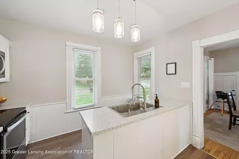 Kitchen - 409 E Higham St, Saint Johns, MI 48879 photo 2 of 4