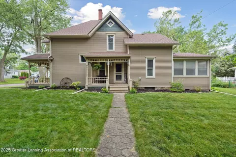Exterior - 409 E Higham St, Saint Johns, MI 48879 photo 9 of 12
