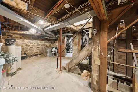 Entry Way - 409 E Higham St, Saint Johns, MI 48879 photo 5 of 5