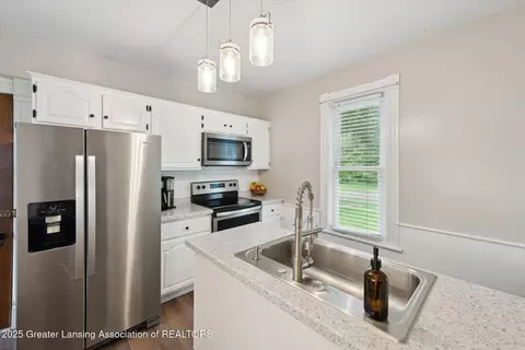 Kitchen - 409 E Higham St, Saint Johns, MI 48879 photo 4 of 4