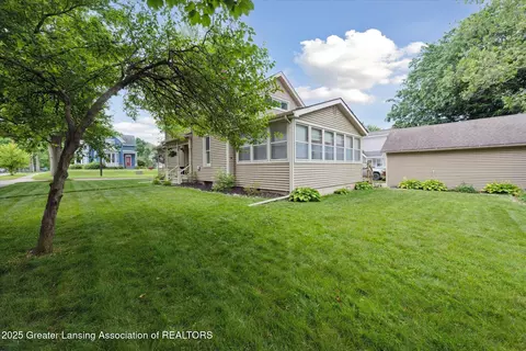 Exterior - 409 E Higham St, Saint Johns, MI 48879 photo 10 of 12