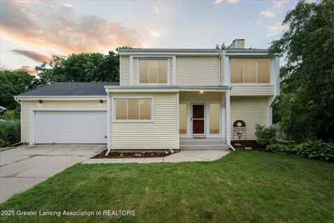 810 E Maple St, Mason, MI 48854