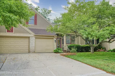 6528 Springtree Ln #31, Lansing, MI 48917 photo 2