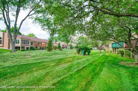 6528 Springtree Ln #31, Lansing, MI 48917 photo 6