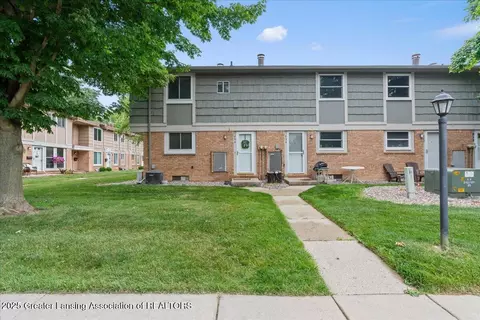 956 Trafalger Ln, East Lansing, MI 48823
