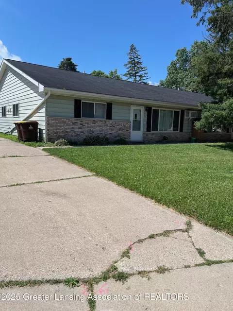 188-194 Grand Manor Dr, Grand Ledge, MI 48837