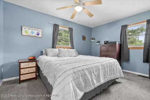Bedroom - 13543 Turner Rd, Dewitt, MI 48820 photo 3 of 4