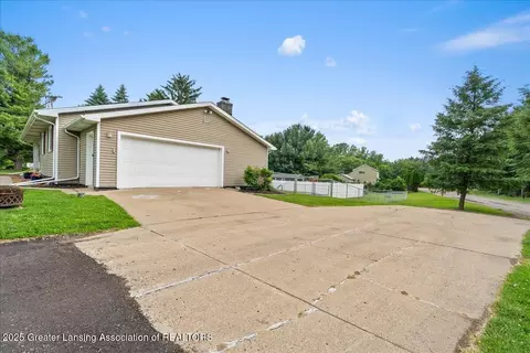 Exterior - 13543 Turner Rd, Dewitt, MI 48820 photo 3 of 13