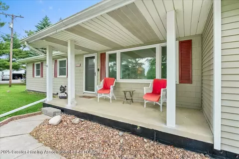 Exterior - 13543 Turner Rd, Dewitt, MI 48820 photo 4 of 13