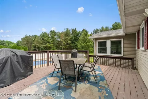 Exterior - 13543 Turner Rd, Dewitt, MI 48820 photo 6 of 13