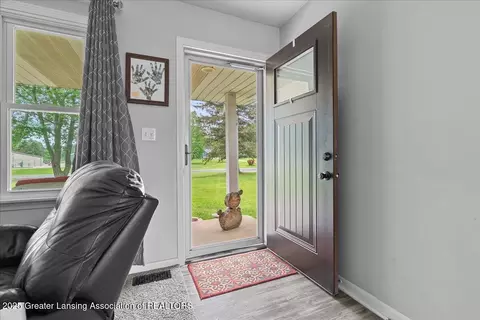 Entry Way - 13543 Turner Rd, Dewitt, MI 48820 photo 1 of 1