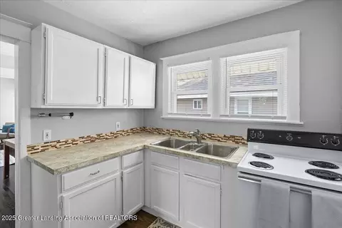 Kitchen - 820 Middle St, Lansing, MI 48915 photo 1 of 1