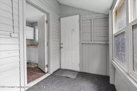 Entry Way - 820 Middle St, Lansing, MI 48915 photo 3 of 3