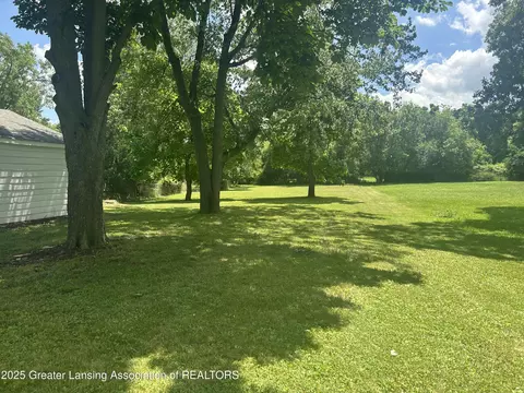 Undisclosed, Lansing, MI 48910 photo 4