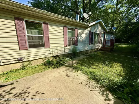 3503 Bergman Ave, Lansing, MI 48910
