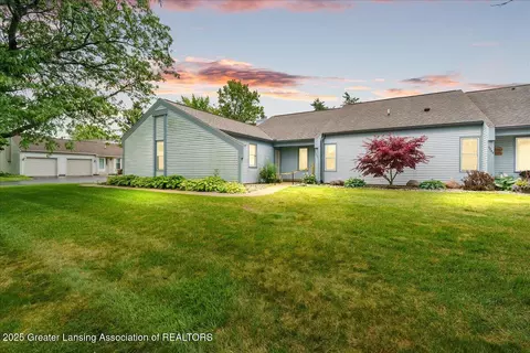 7221 Creekside Dr #39, Lansing, MI 48917 photo 23