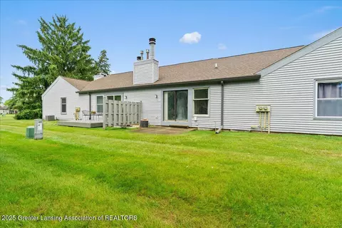 7221 Creekside Dr #39, Lansing, MI 48917 photo 16