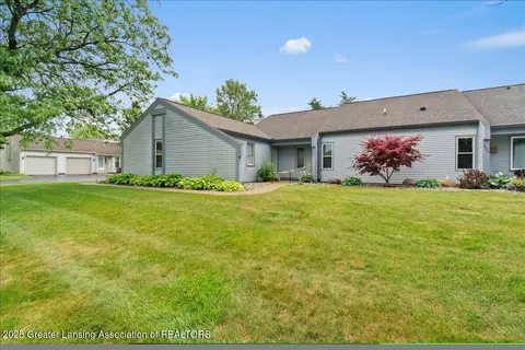 7221 Creekside Dr #39, Lansing, MI 48917
