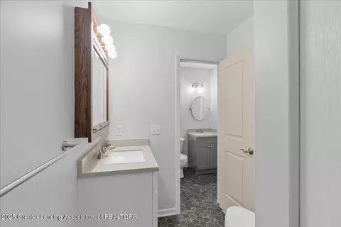 7221 Creekside Dr #39, Lansing, MI 48917 photo 10