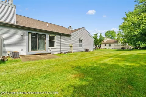 7221 Creekside Dr #39, Lansing, MI 48917 photo 17