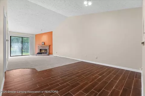 7221 Creekside Dr #39, Lansing, MI 48917 photo 18