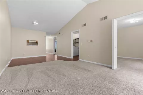 7221 Creekside Dr #39, Lansing, MI 48917 photo 14