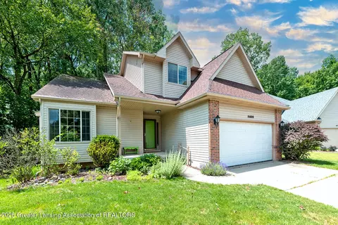 16600 La Fleur Dr, East Lansing, MI 48823
