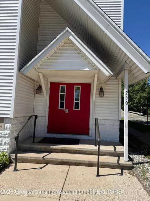 250 Mason St, Saugatuck, MI 49453