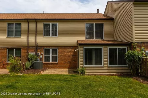 541 Red Cedar Blvd, Williamston, MI 48895 photo 5