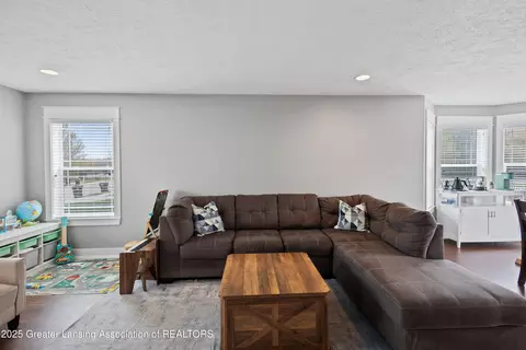 13820 Myrtle Dr, Dewitt, MI 48820 photo 8