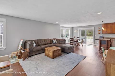 13820 Myrtle Dr, Dewitt, MI 48820 photo 4