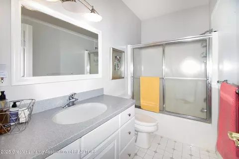 Bath - 10696 W Clark Rd, Eagle, MI 48822 photo 7 of 9