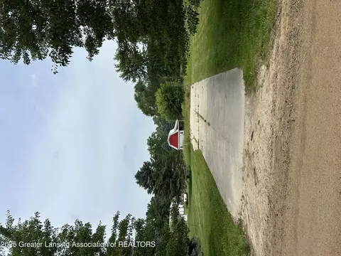 5101 E Cutler Rd, Bath, MI 48808