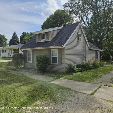 710 S Sheldon St, Charlotte, MI 48813