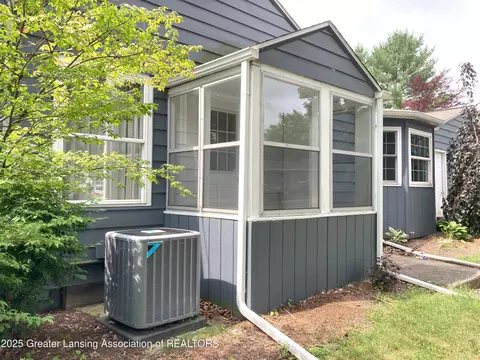 500 Spring St, Grand Ledge, MI 48837 photo 33
