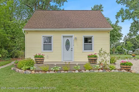 3018 Ingham St, Lansing, MI 48911