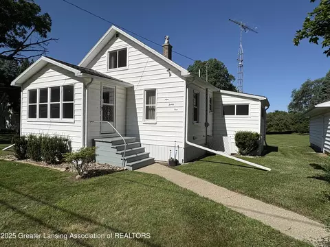 921 Forest St, Charlotte, MI 48813