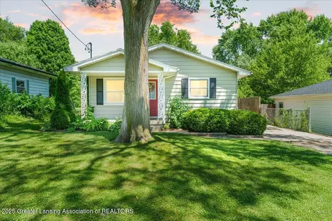 2218 Coolridge Rd, Holt, MI 48842