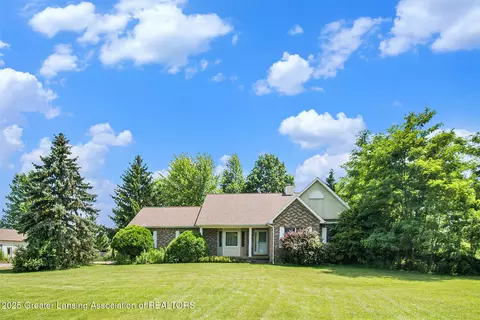 6875 W Howe Rd, Dewitt, MI 48820