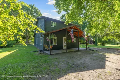 8301 S Dewitt Rd, Dewitt, MI 48820