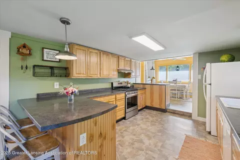 8301 S Dewitt Rd, Dewitt, MI 48820 photo 9