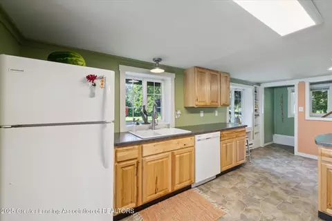 8301 S Dewitt Rd, Dewitt, MI 48820 photo 11